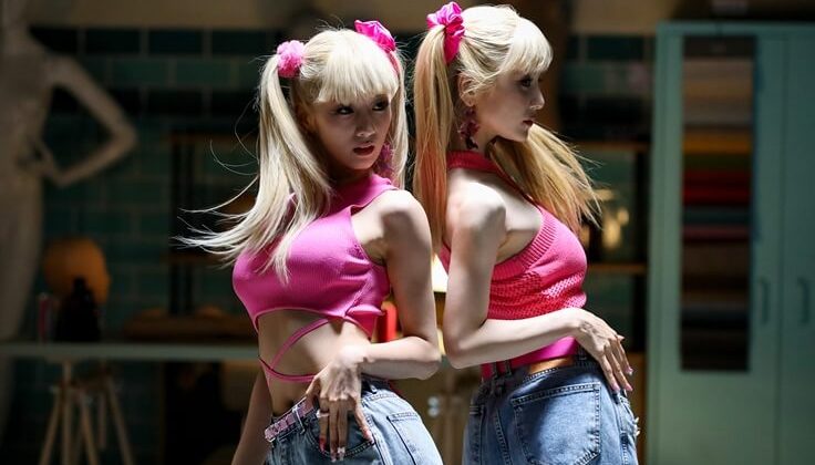 A Pink unit CHOBOM mirror each other in ‘Copycat’ MV