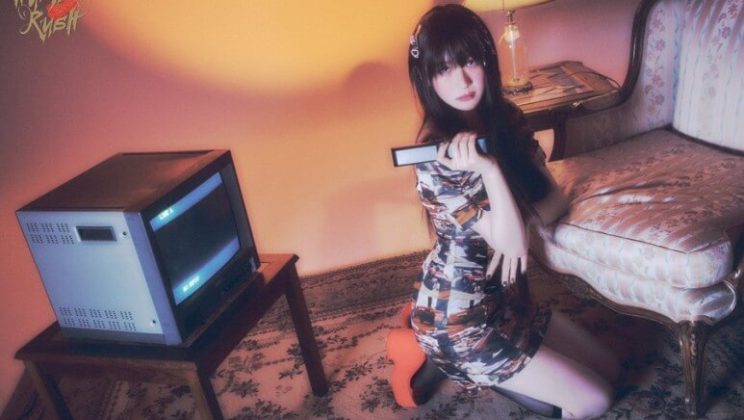 Lee ChaeYeon plays with magic in ‘HUSH RUSH’ solo debut MV