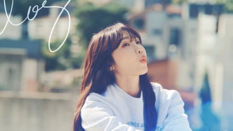 A Pink’s Jung EunJi walks the beach in ‘A Journey to Myself’ MV