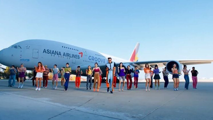 J.Y. Park grooves around the world in ‘Groove Back’ MV