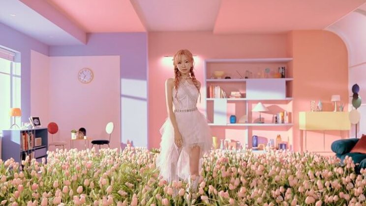Ryu Sujeong plays cupid in ‘Pink Moon’ MV