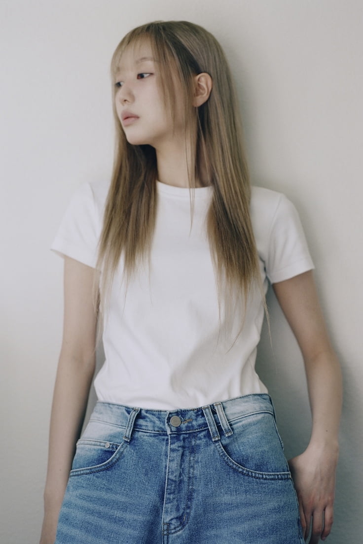 Knewsinfo Ryu SooJung (LOVELYZ)  drifts off in 'Grabby Girl' MV