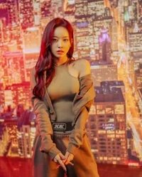 knews.info K-POP  queenzeye2.jpg