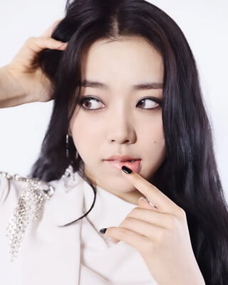 knews.info K-POP  queenzeye5.jpg